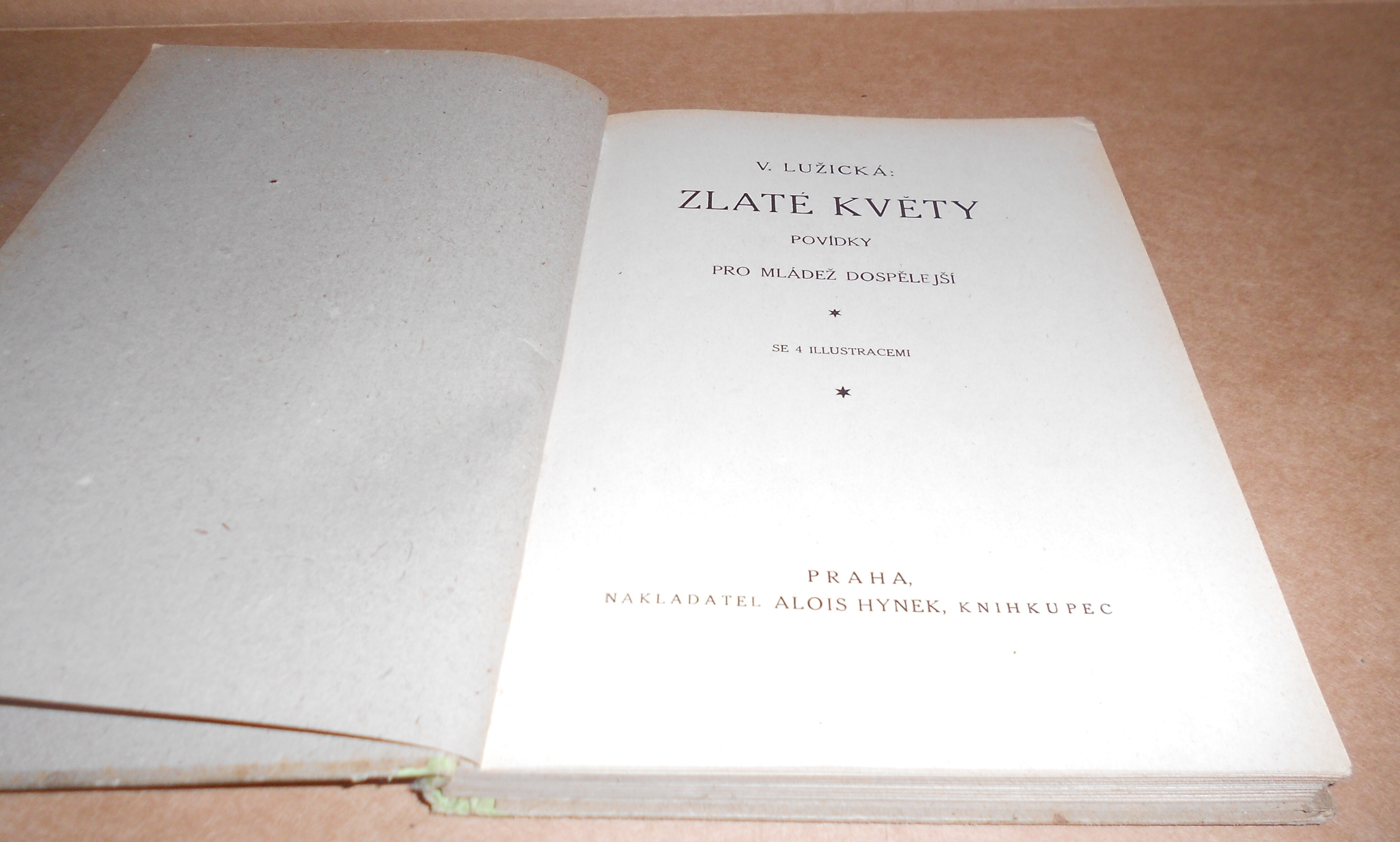 V. Lužická: Zlaté květy
