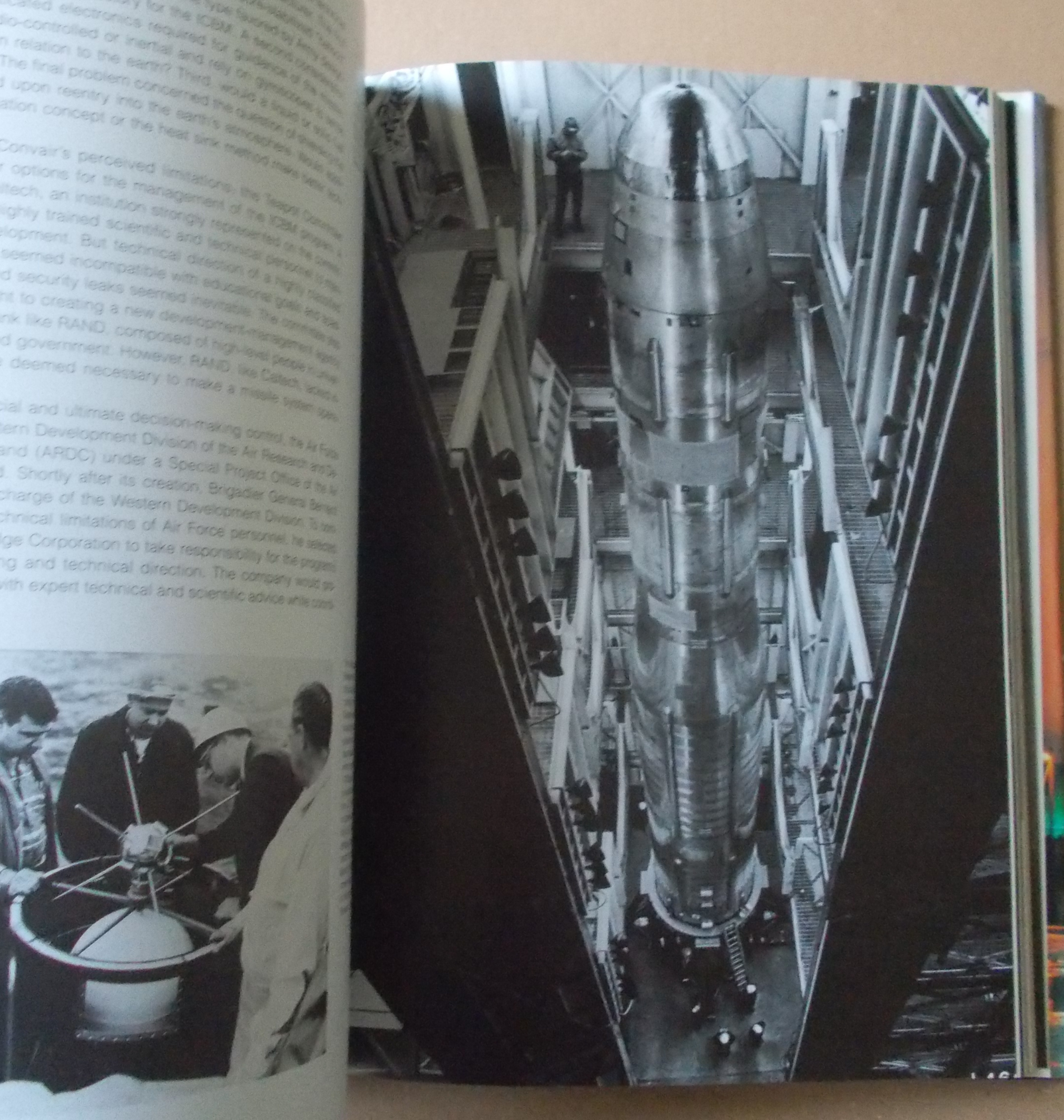 Martin J. Collins, Sylvia K. Kraemer: Space - Discovery and Exploration