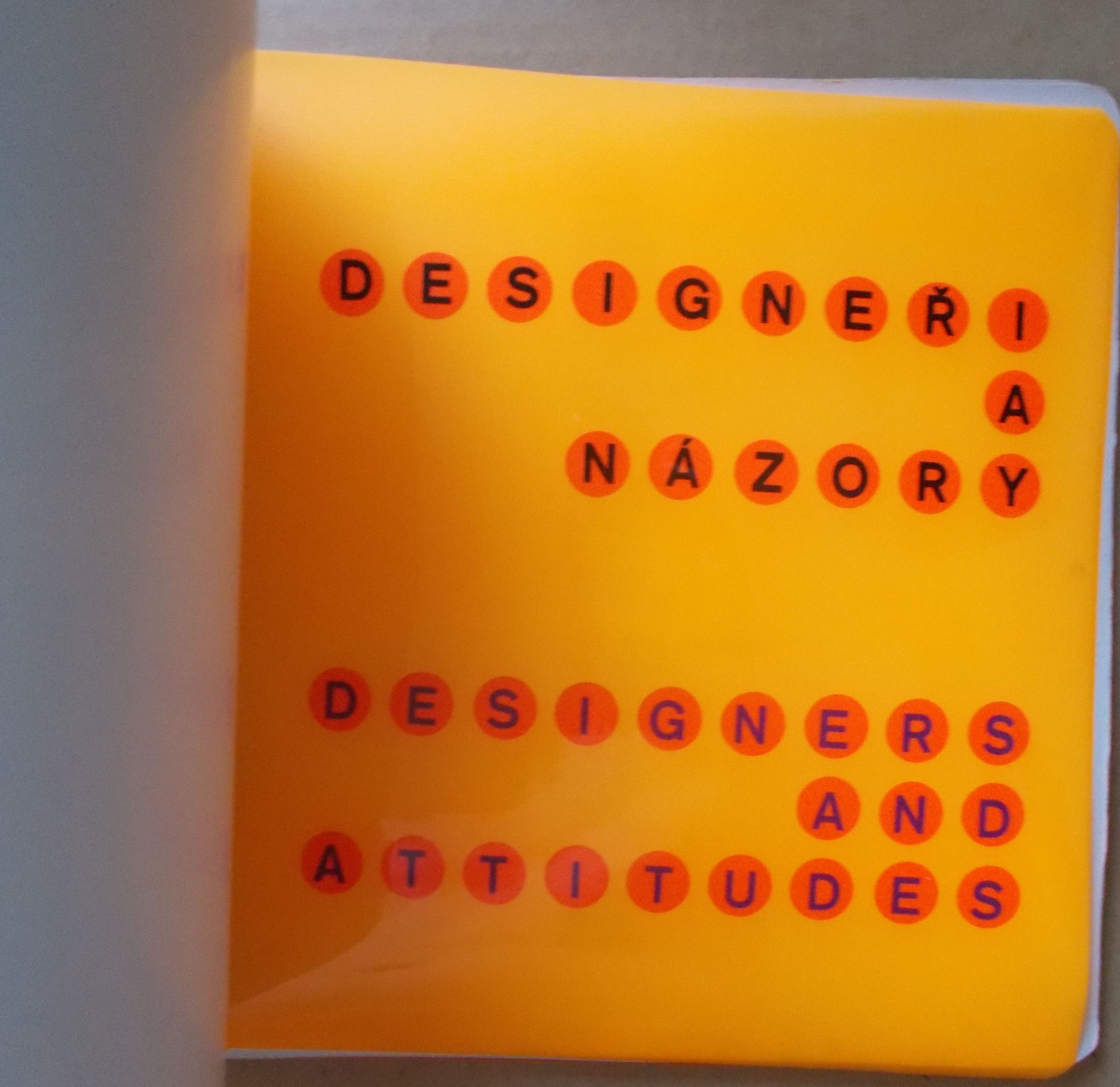 Design a plastické hmoty - Design and plastics