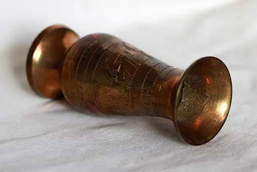 Mosazná váza