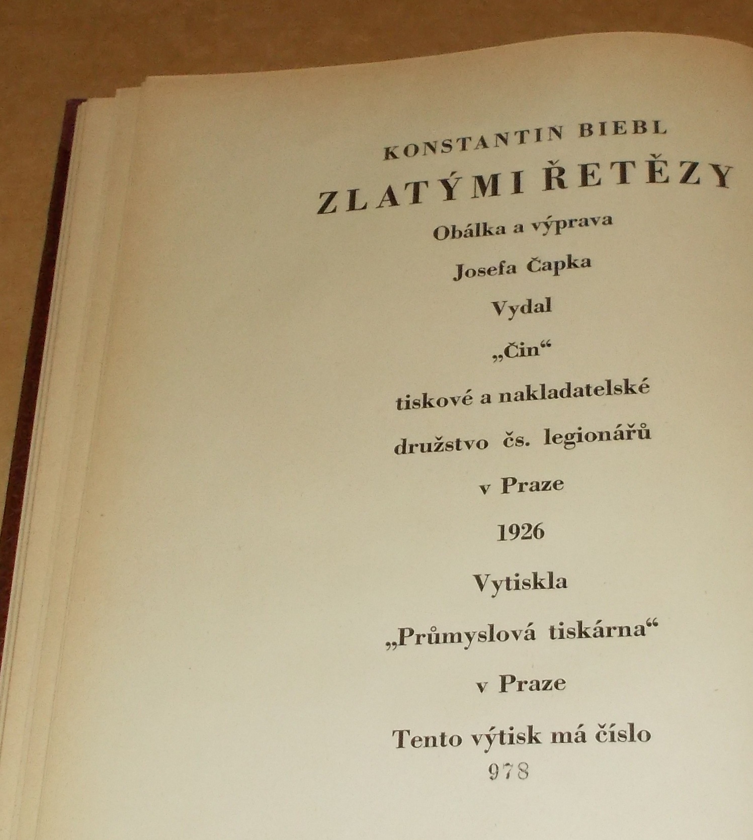Konstantin Biebl: Zlatými řetězy