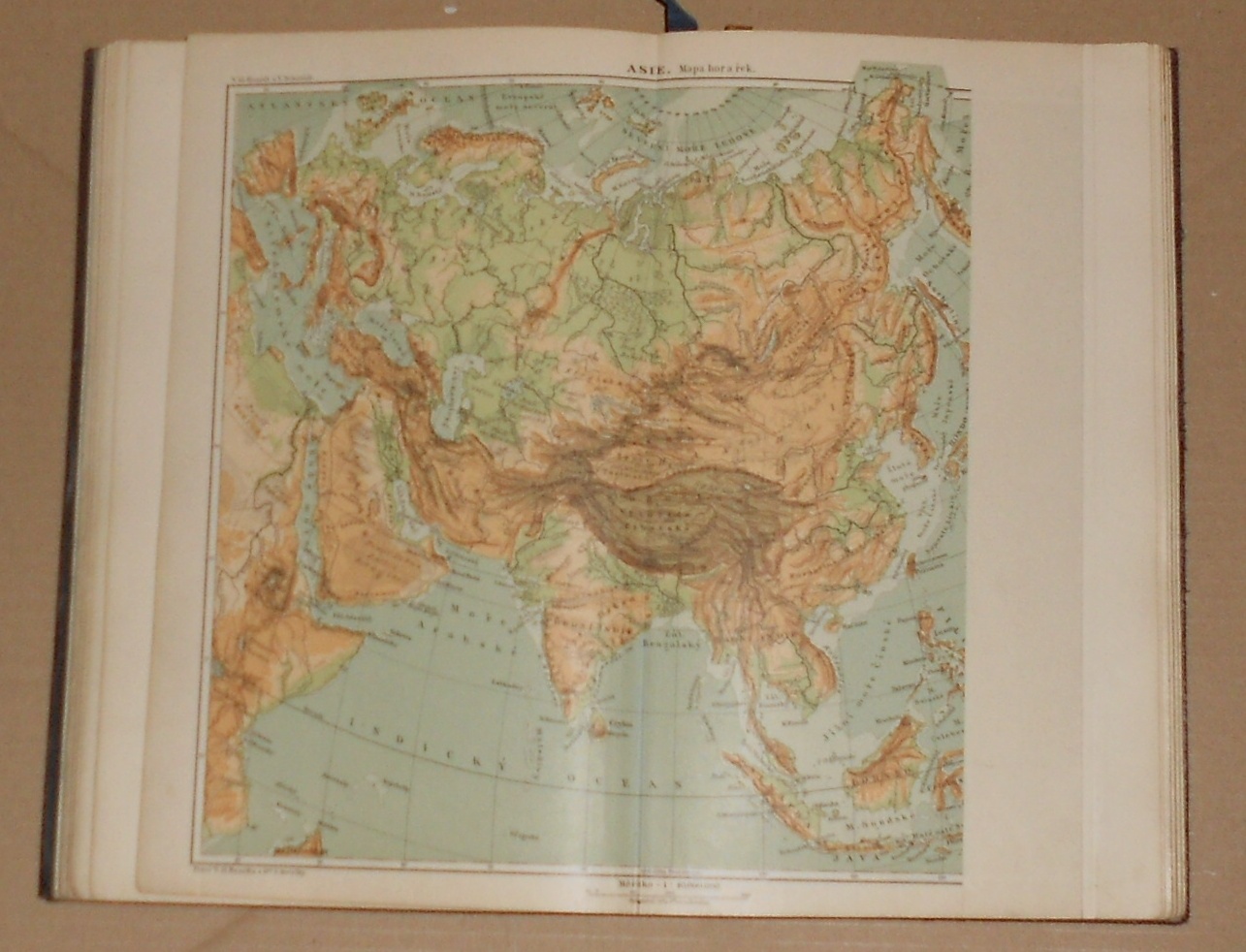 B. Kozenna, V. šl. Haardt, V. Schmidt: Zeměpisný atlas