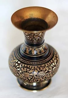 Mosazná váza